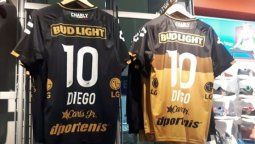 Diego es furor en México y ya se venden camisetas con su nombre