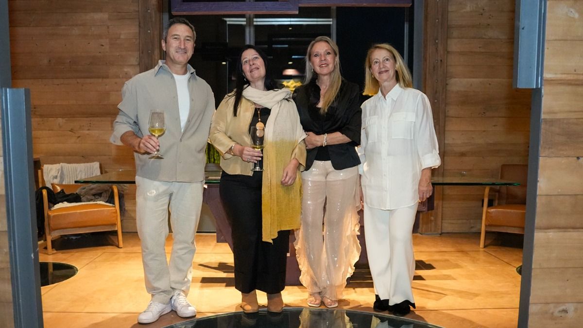 Alejandro Grinberg, Silvia Salustro, Silvana Martín y Patricia Badino, los arquitectos del restaurante y sus jardines.