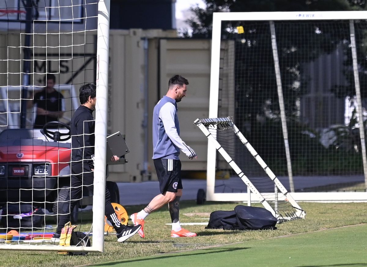 Messi entrenó diferenciado y es duda para ser titular en el partido frente a Montreal. Messi entrenó diferenciado y es duda para ser titular en el partido frente a Montreal. 