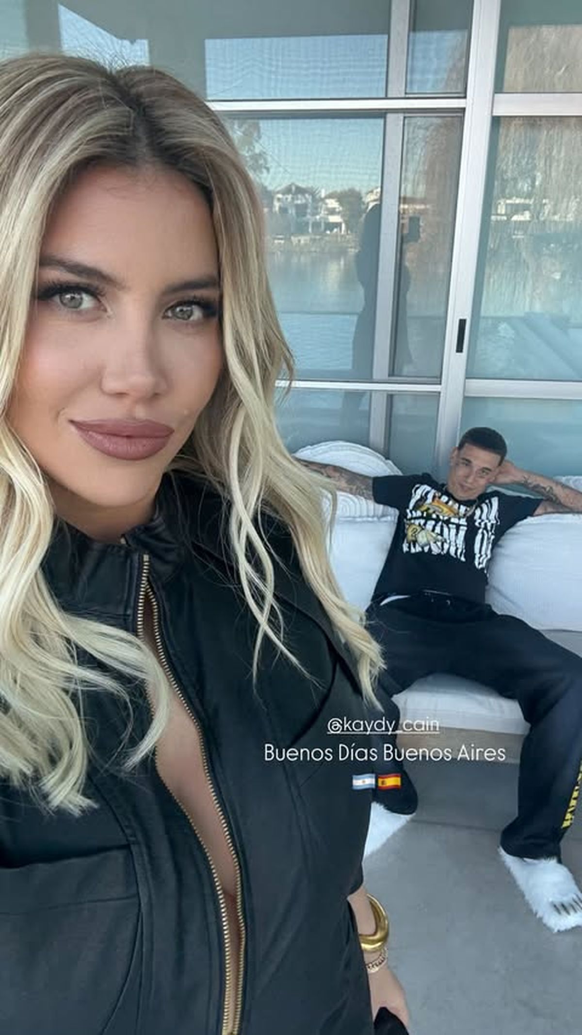 Las fotos de Wanda Nara en su mansión con un trapero acusado de violación. Las fotos de Wanda Nara en su mansión con un trapero acusado de violación.