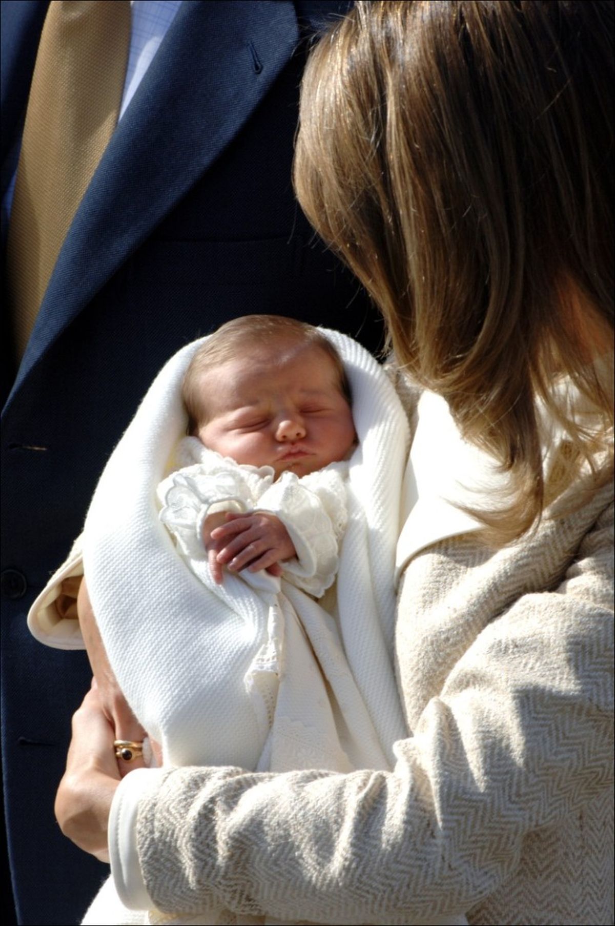 La primera foto de la princesa Leonor de Borbón. La primera foto de la princesa Leonor de Borbón.