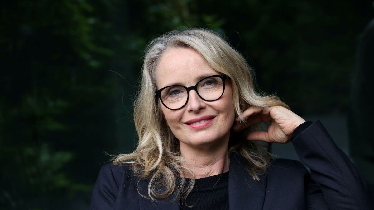 Julie Delpy guionó y dirigió la serie Al borde y además, interpretó a Justine.