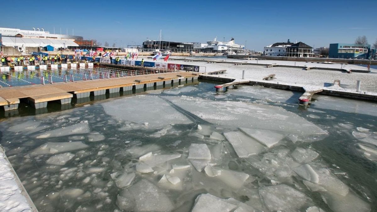 estas son las piletas que se arman en los lagos helados para los mundiales de la natación de invierno. estas son las piletas que se arman en los lagos helados para los mundiales de la natación de invierno.