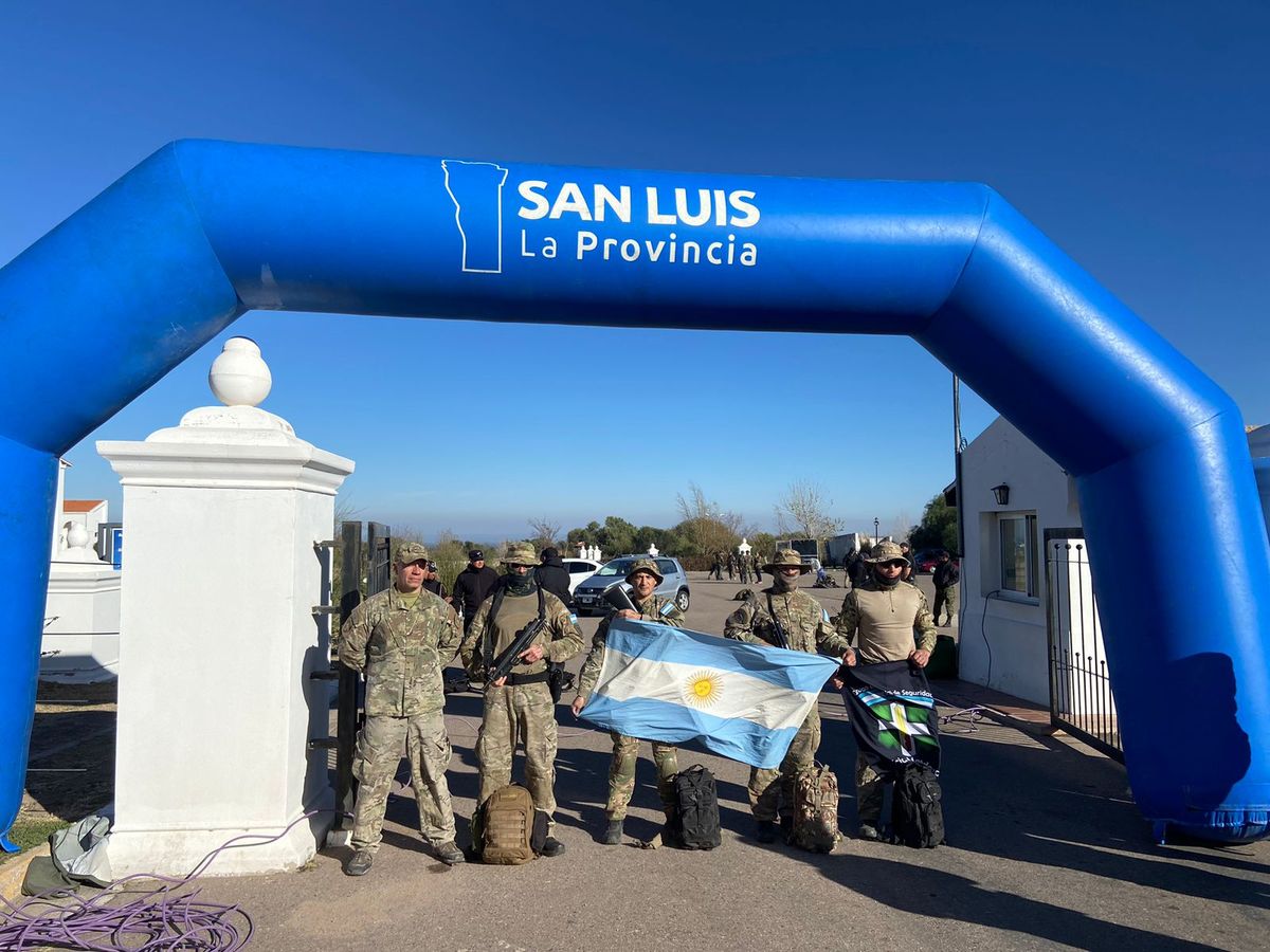 En la meta. Los mendocinos del GES. En la meta. Los mendocinos del GES.