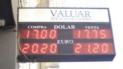 El precio del dólar llegó a su récord y en Paraná hay una alta demanda