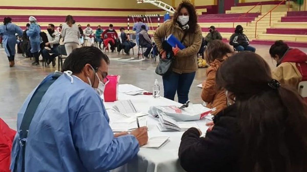 Según la Nación, Mendoza es una de las cuatro provincias que bajó el ritmo de vacunación la semana pasada. En la provincia dicen que el proceso sigue igual que siempre.