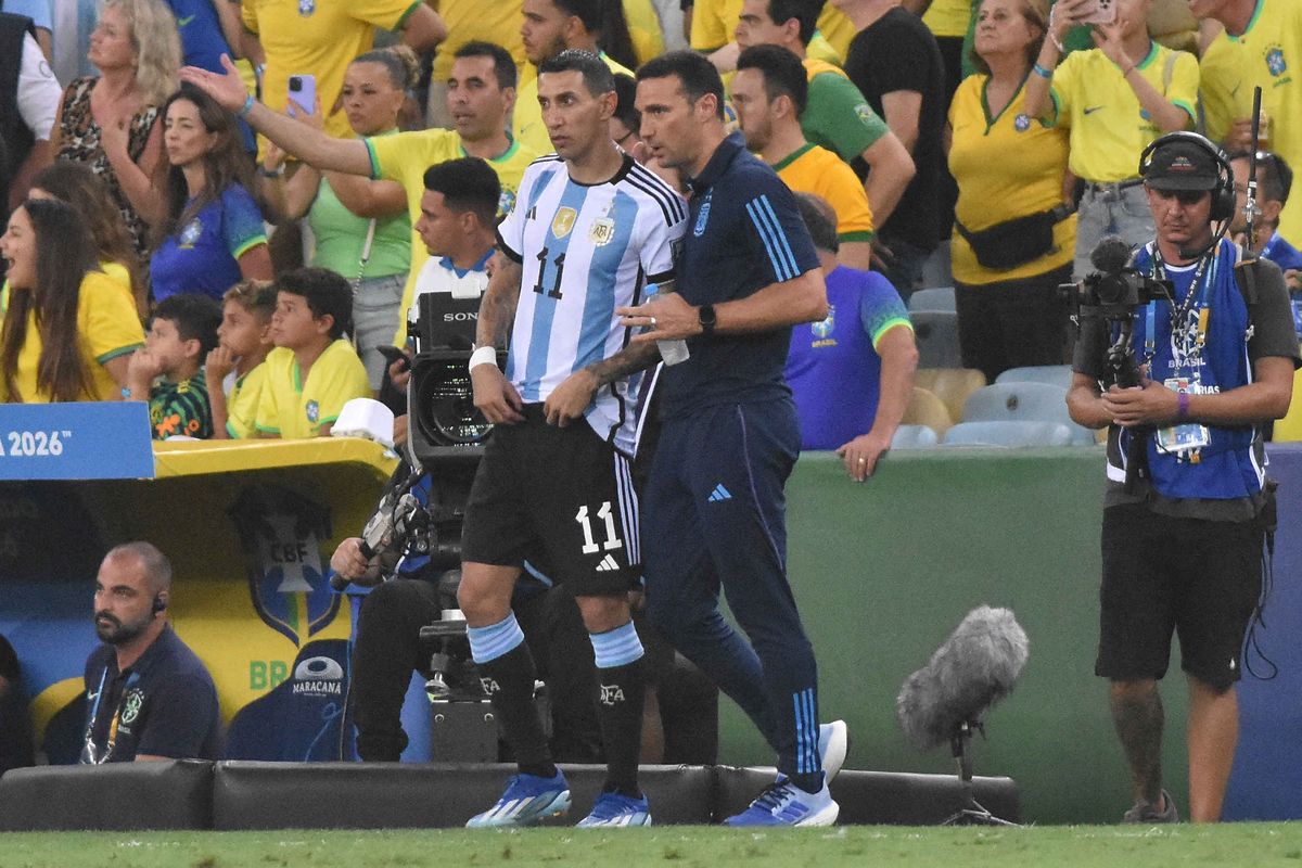 Ángel Di María fue suplente en la Selección argentina ante Uruguay y Brasil Ángel Di María fue suplente en la Selección argentina ante Uruguay y Brasil