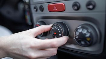 Ni 18° ni 24°: a qué temperatura se debe colocar el aire acondicionado dentro del auto Ni 18° ni 24°: a qué temperatura se debe colocar el aire acondicionado dentro del auto