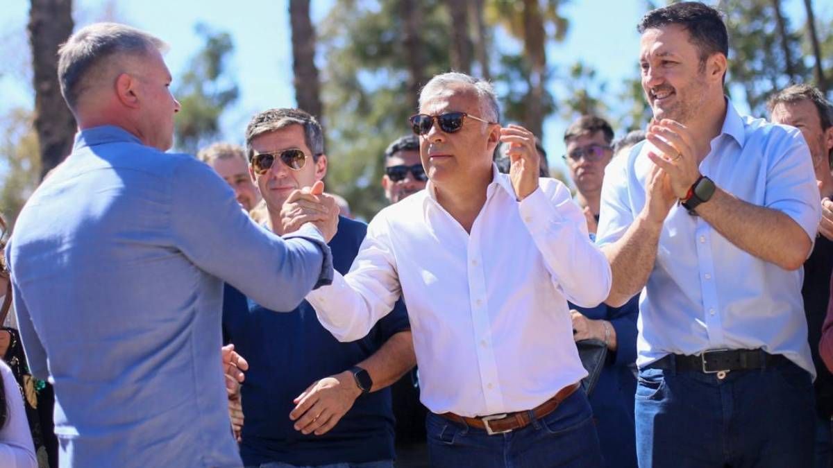 La mayoría de los encuestadores coinciden en que en Mendoza no se esperan batacazos, y ven que la alianza entre La Libertad Avanza y Cambia Mendoza se impone en intención de voto. La mayoría de los encuestadores coinciden en que en Mendoza no se esperan batacazos, y ven que la alianza entre La Libertad Avanza y Cambia Mendoza se impone en intención de voto.