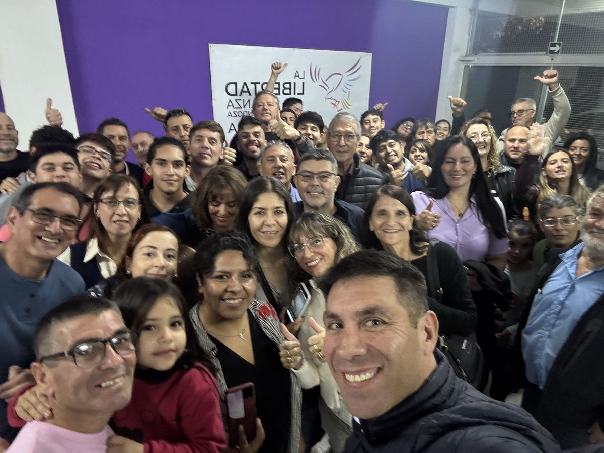 Facundo Correa Llano en la inauguración de un local de La Libertad Avanza en Rivadavia este fin de semana. Facundo Correa Llano en la inauguración de un local de La Libertad Avanza en Rivadavia este fin de semana.