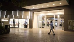 La entrada del nuevo shopping de la Ciudad de Mendoza, sobre la avenida San Martín.