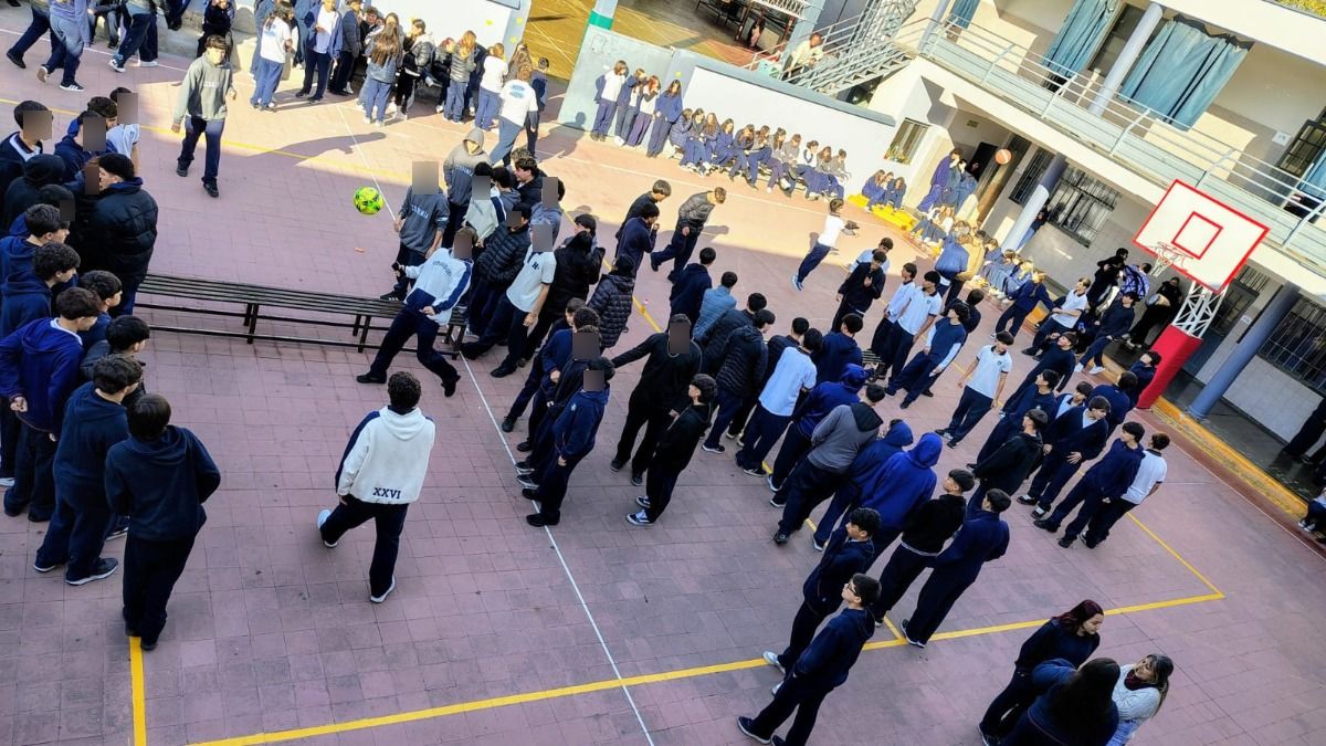 Sin celulares. Así se ve hoy un recreo en algunos colegios de Mendoza. Sin celulares. Así se ve hoy un recreo en algunos colegios de Mendoza.