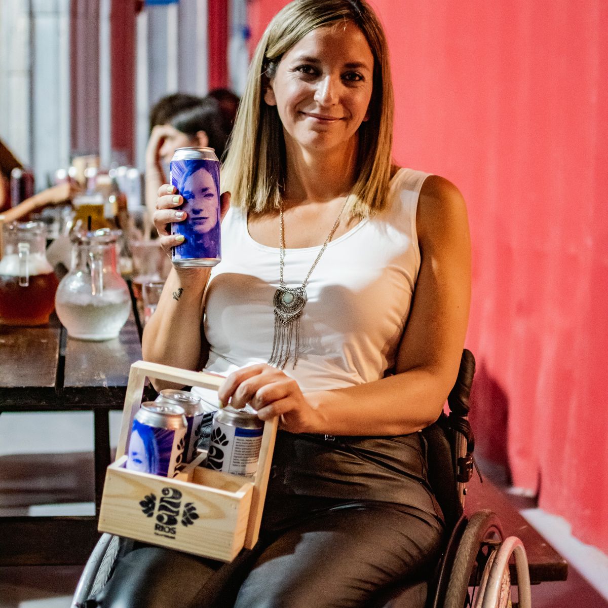 Natalia Acevedo, influencer que desde las redes sociales y el trabajo de campo busca defender los derechos de las personas con discapacidad.