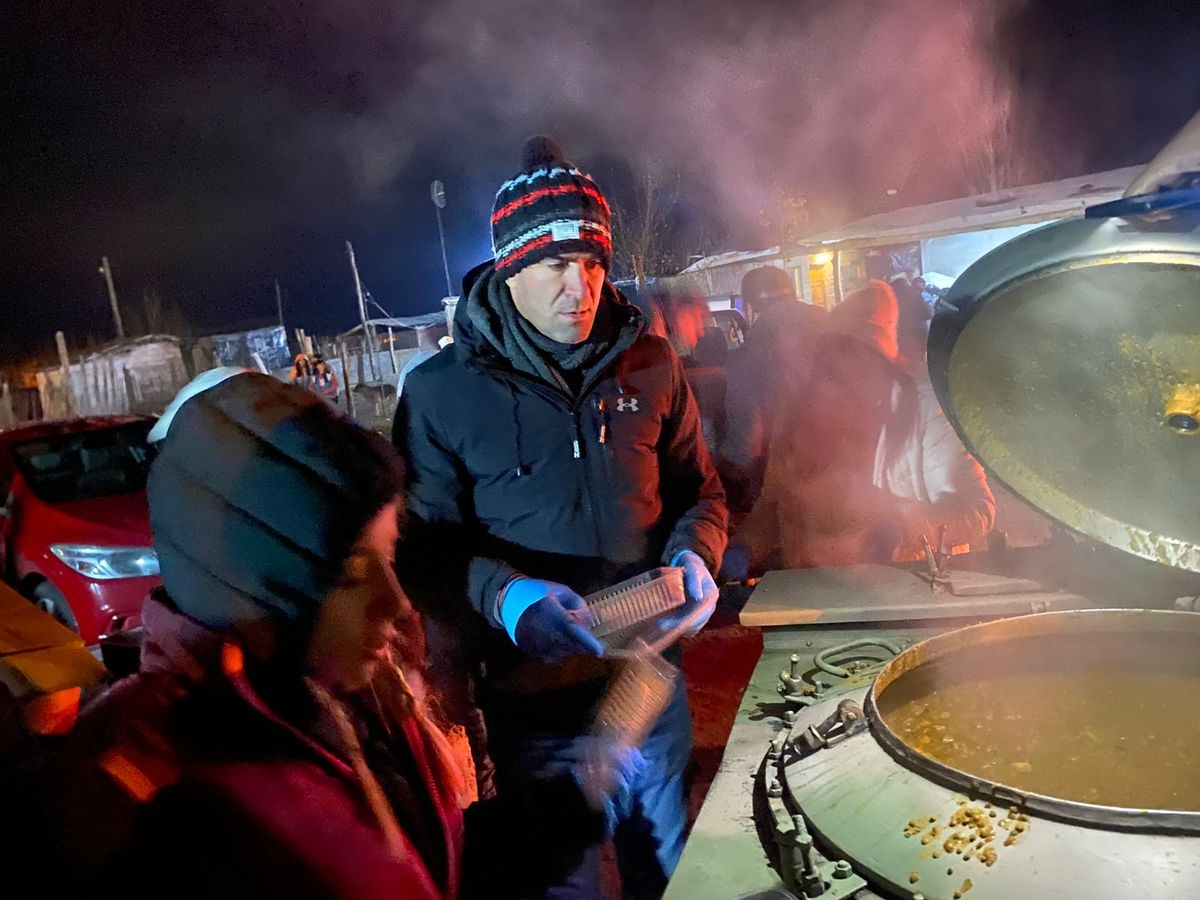 El intendente de Tunuyán, Emir Andraos, se puso a la cabeza del operativo de asistencia a los más vulnerables.