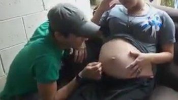 Insólito: bebé obedece a su padre desde el vientre