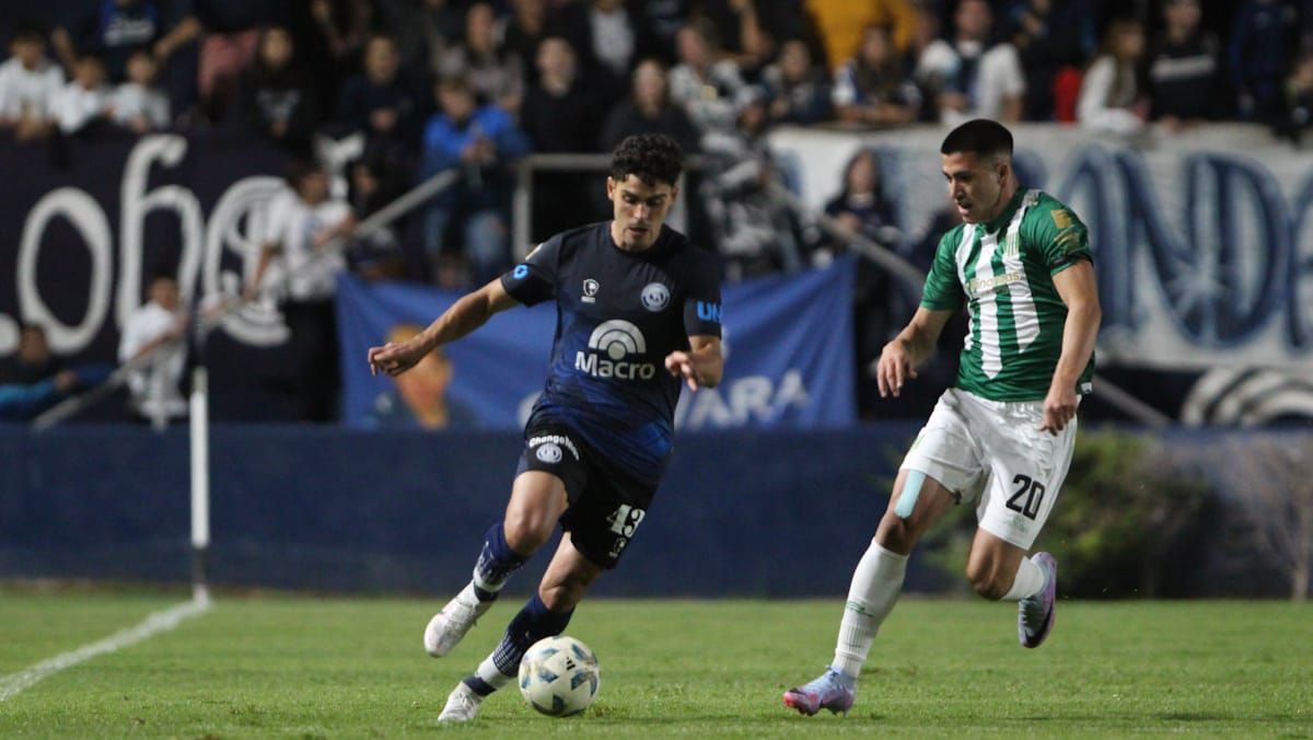 Independiente Rivadavia ganaba pero Banfield lo dio vuelta y se impuso en el Gargantini