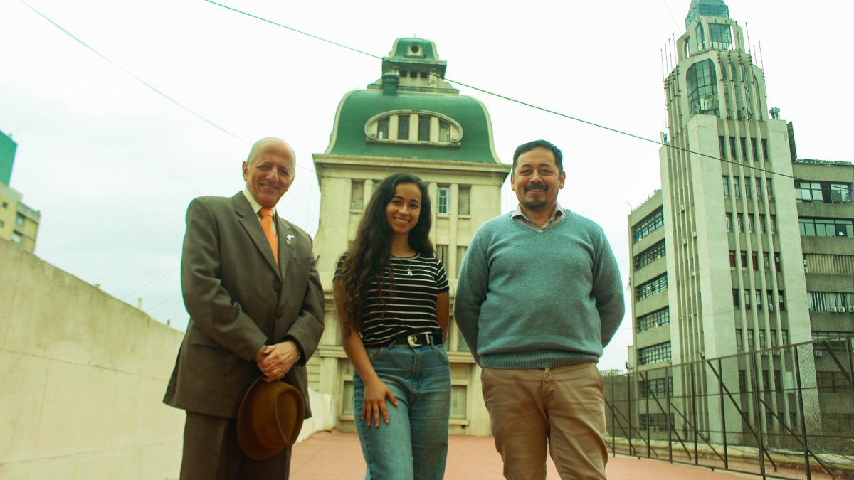 Osvaldo Aruani y Mara y Leonardo Aguilera. Fotos: Nicolás Ríos. Osvaldo Aruani y Mara y Leonardo Aguilera. Fotos: Nicolás Ríos.