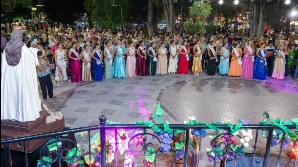 La imagen reemplazante de la Virgen de la Carrodilla original de Rivadavia estuvo presente en loa actos vendimiales. La imagen reemplazante de la Virgen de la Carrodilla original de Rivadavia estuvo presente en loa actos vendimiales.