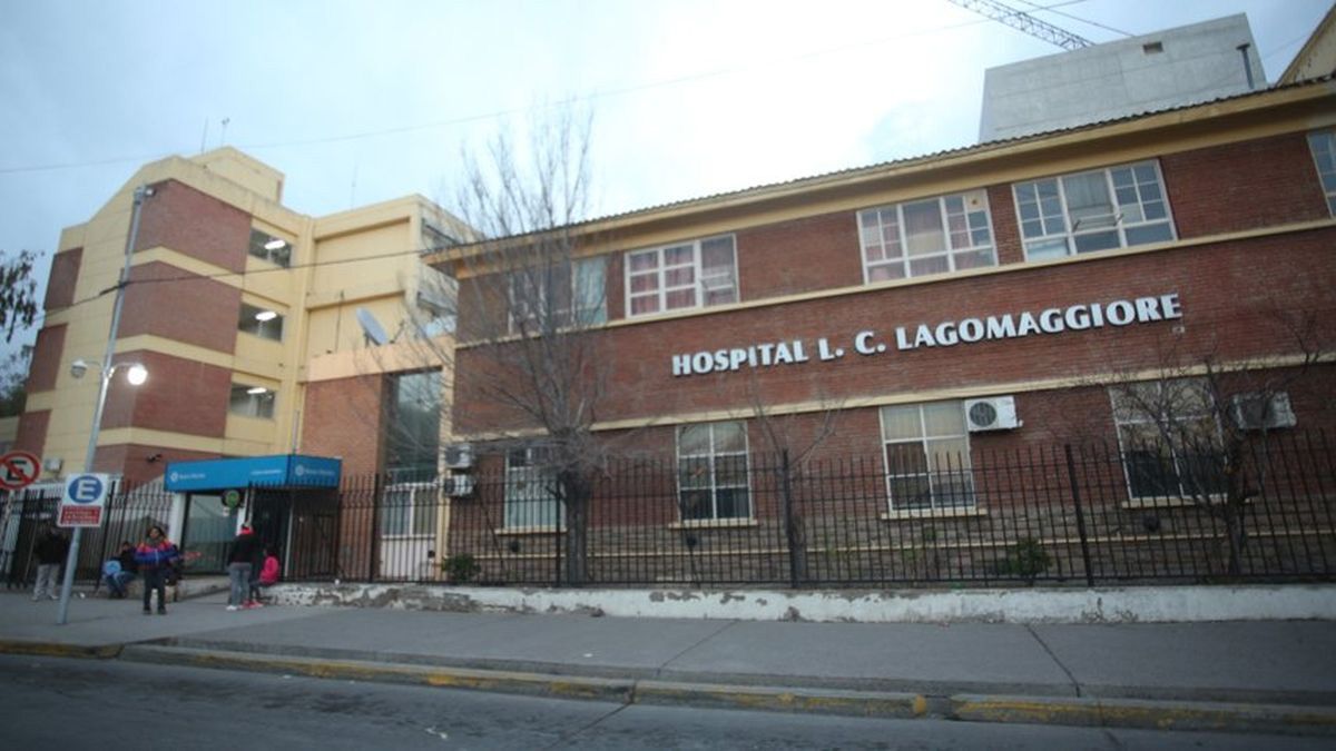 El herido de bala en la ri&ntilde;a fue internado en el Hospital Lagomaggiore.