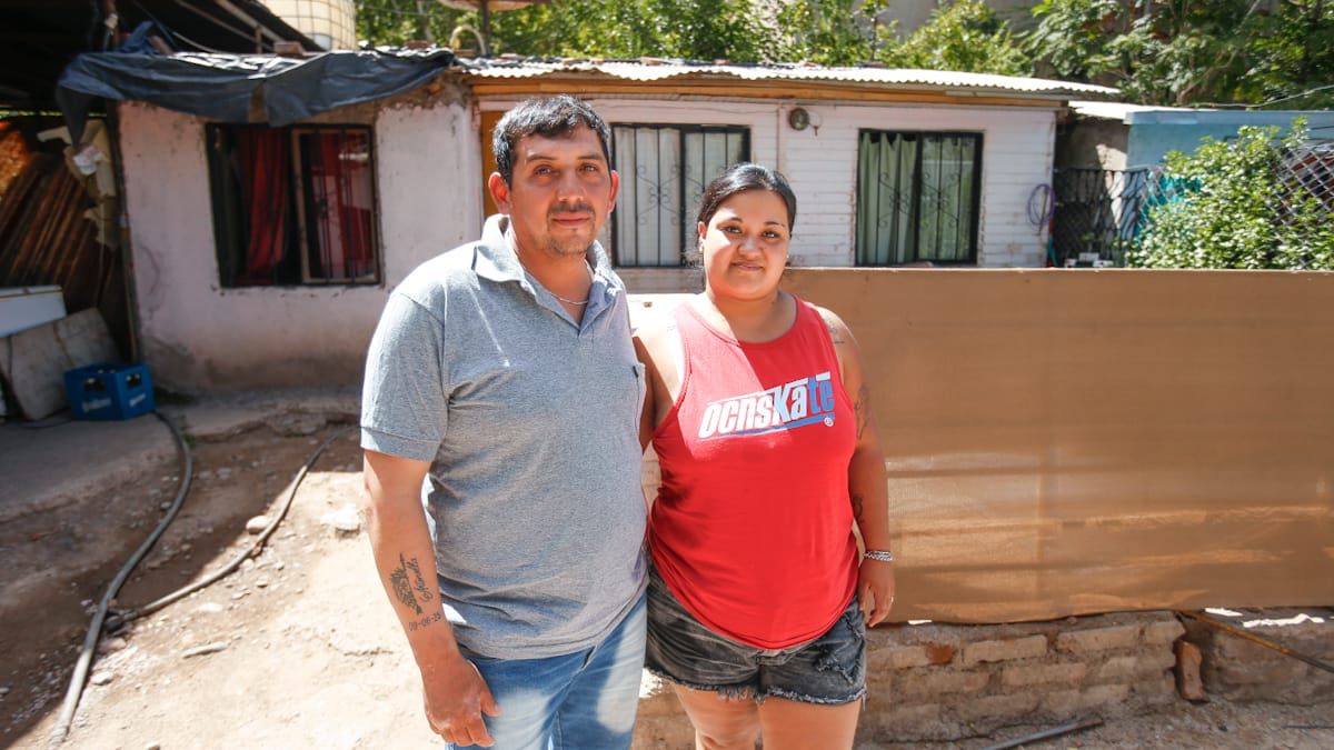 Familias sobre las vías del Metrotranvía, entre la nostalgia del adiós y la ilusión de un nuevo hogar