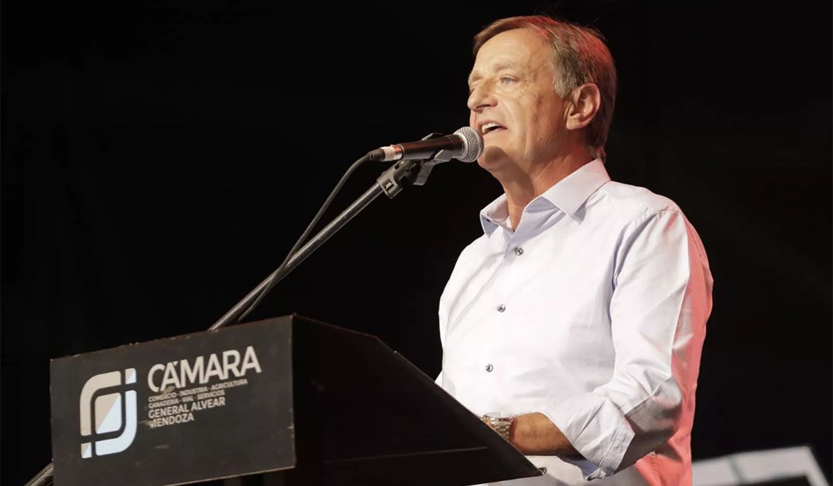 En la Fiesta de la Ganadería, Rodolfo Suarez prometió garantizar la conectividad en la Ruta 188.