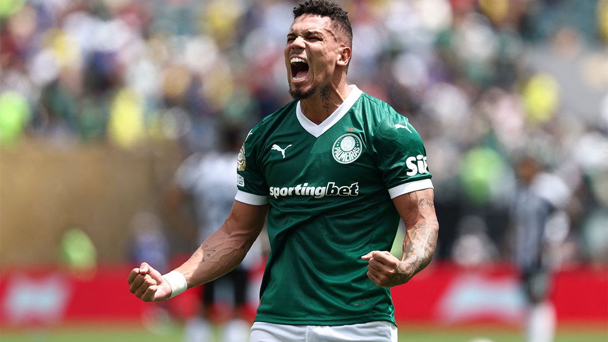 Paulinho le dio el triunfo al Palmeiras.