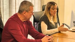 El diputado Adolfo Bermejo junto a la senadora Anabel Fernández Sagasti se reunieron con trabajadores del INV.