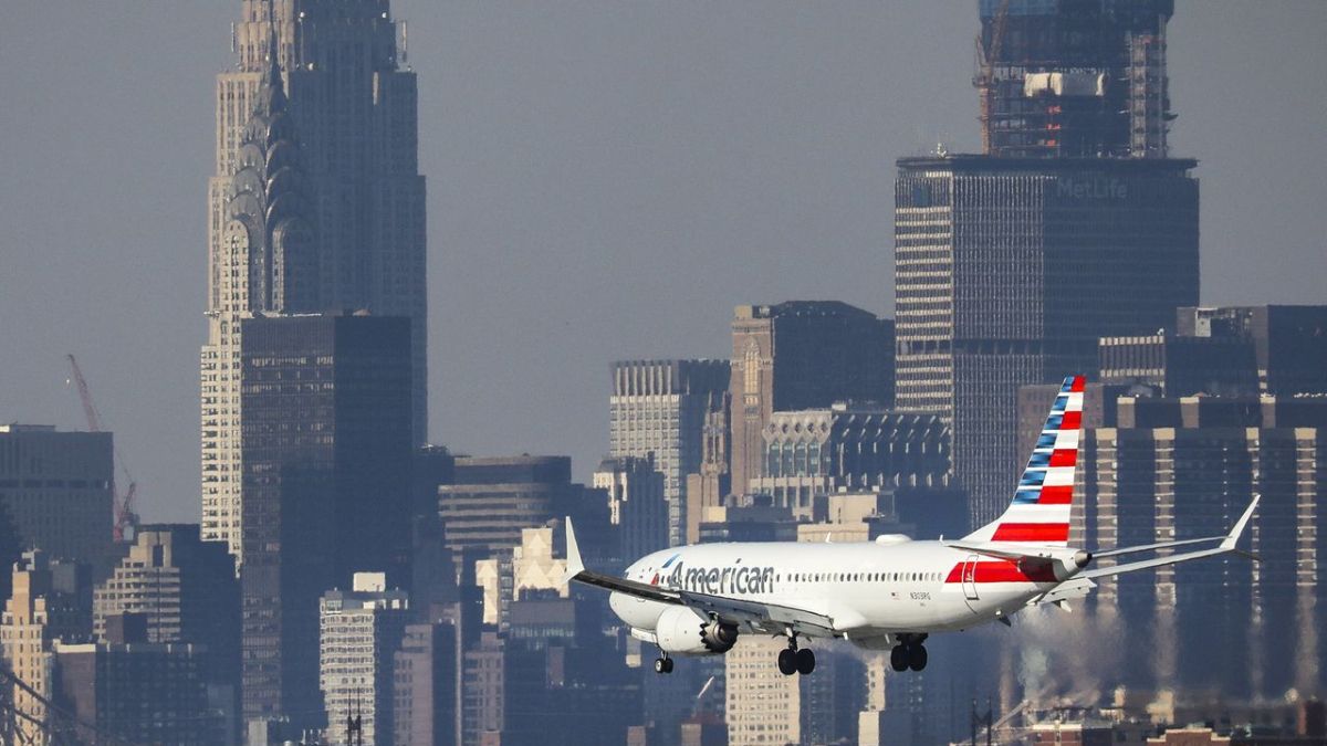 Las dos mendocinas que fueron a vacunarse quedaron varadas en Nueva York. tenían pasaje en American Airlines para este viernes, pero por las restricciones impuestas en nuestro país, que sólo permiten el ingreso de 600 viajeros diarios, recién podrán volver el 3 de agosto.