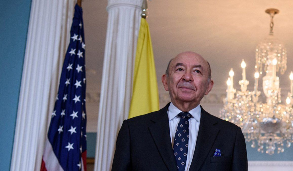 El canciller Luis Gallegos durante una visita a Estados Unidos. Gallegos renunció en las últimas horas tras el entredicho del gobierno de Ecuador con Artgentina por los dichos de Alberto Fernández