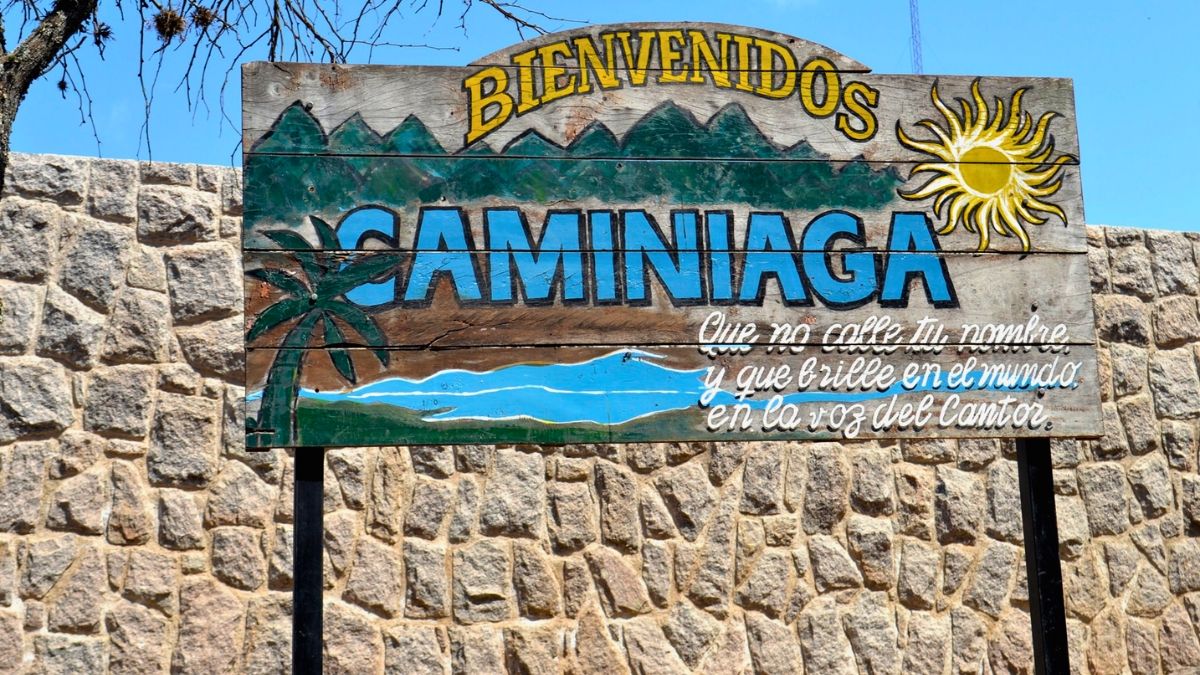 El cartel de ingreso al pueblo cordobés. El cartel de ingreso al pueblo cordobés.