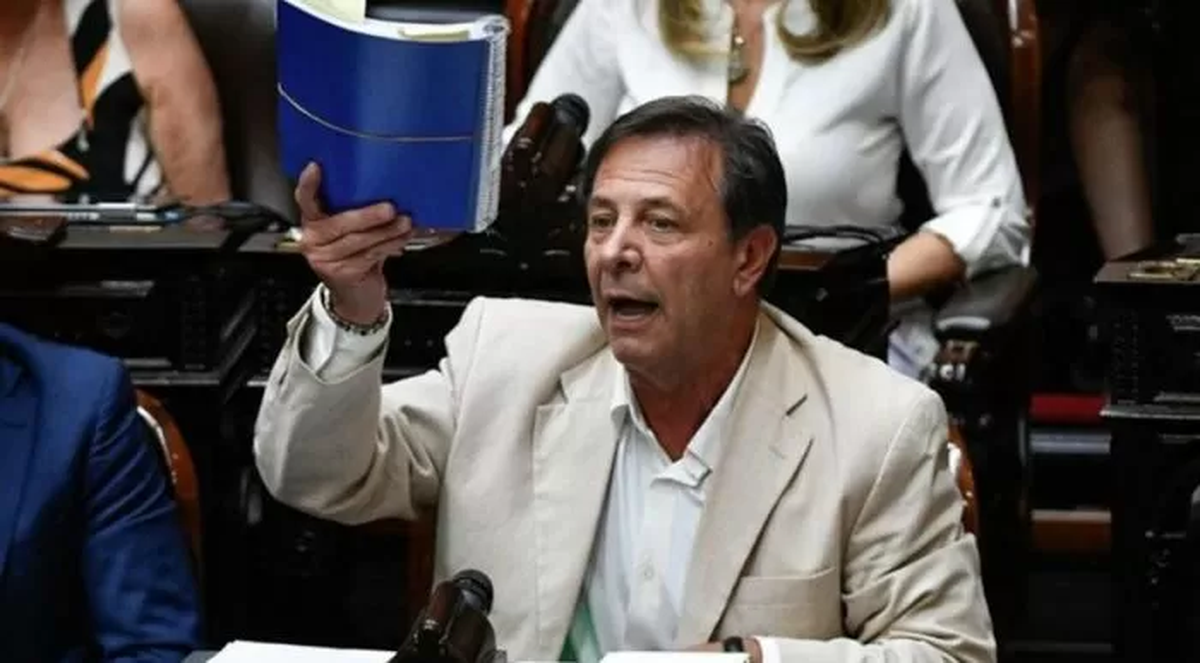 Oscar Zago, ex libertario, que lidera la bancada del MID. Oscar Zago, ex libertario, que lidera la bancada del MID.