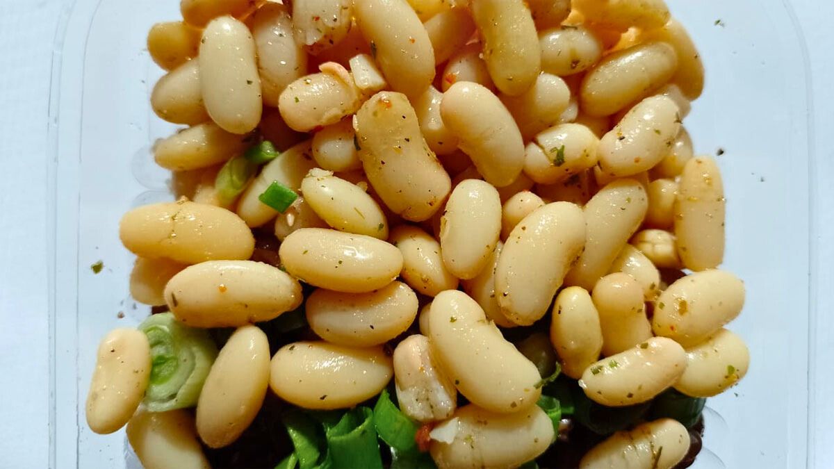 La receta de porotos al escabeche sale espectacular y todo el mundo la puede preparar.