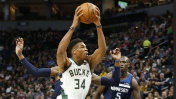 Giannis Antetokoumpo fue el verdugo de los Timberwolves de Prigioni