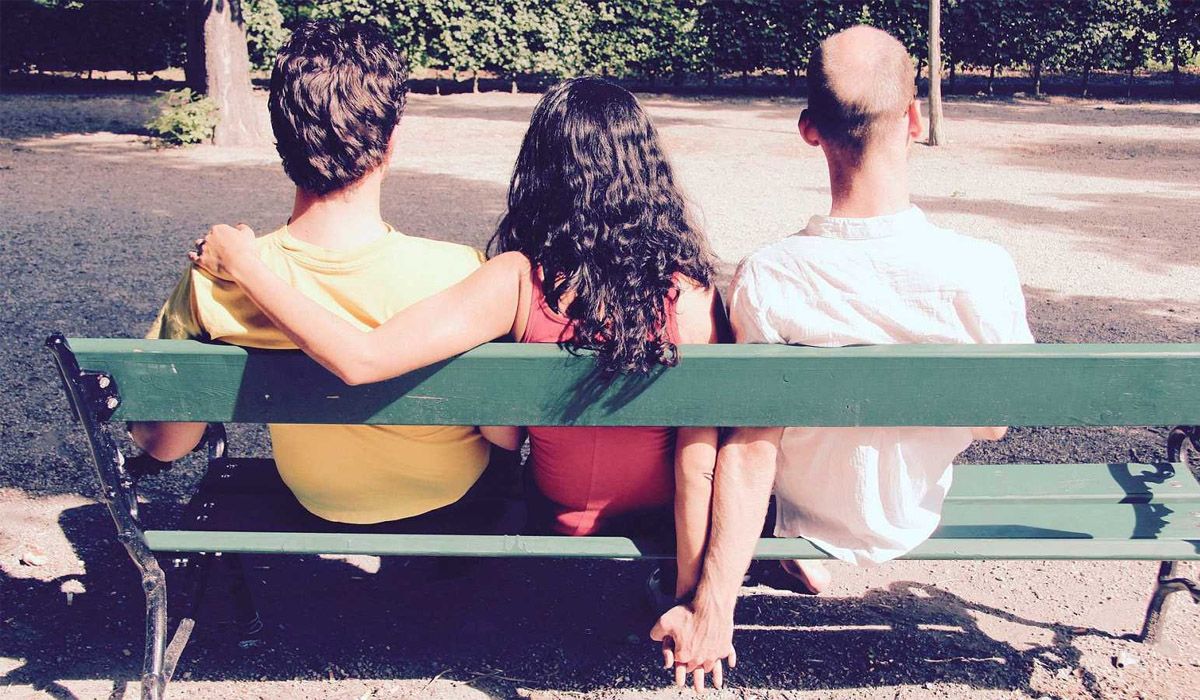 El estudio infiere que la sociedad en general considera que quienes practican el poliamor son m&aacute;s deshumanos