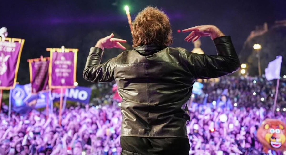 El presidente Javier Milei se puso al hombro la campaña de las elecciones legislativas de La Libertad Avanza para impulsar a su alfil y vocero, Manuel Adorni. El presidente Javier Milei se puso al hombro la campaña de las elecciones legislativas de La Libertad Avanza para impulsar a su alfil y vocero, Manuel Adorni.