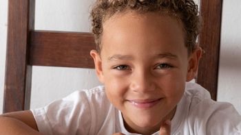 Alerta Sofía activada: sigue la desesperada búsqueda de un nene de 6 años en todo el país