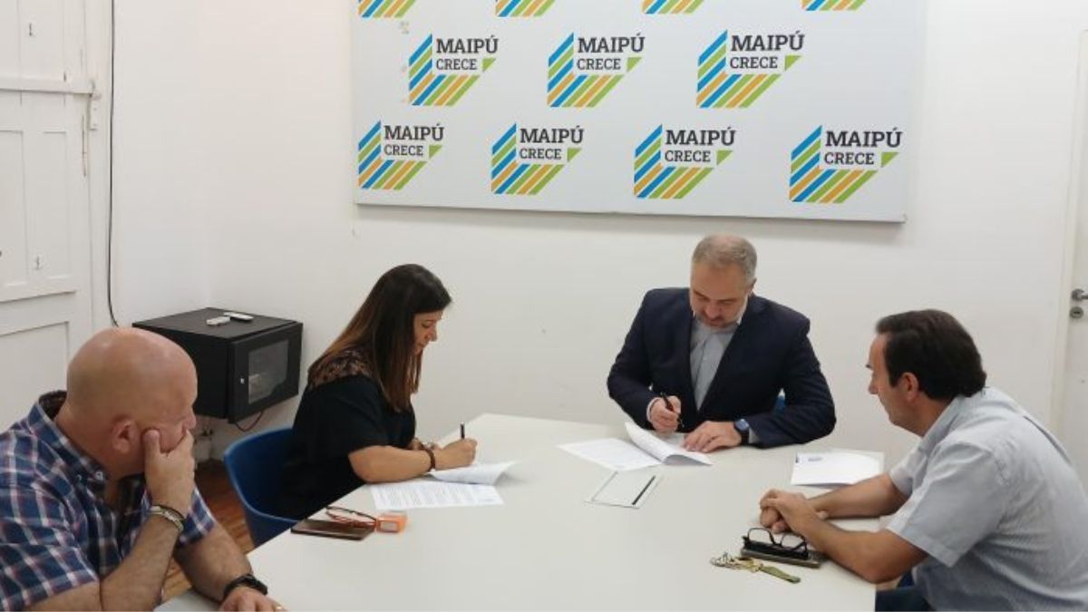 El intendente de Maipú, Matías Stevanato, durante la firma del acuerdo con funcionarios del Gobierno de Mendoza El intendente de Maipú, Matías Stevanato, durante la firma del acuerdo con funcionarios del Gobierno de Mendoza