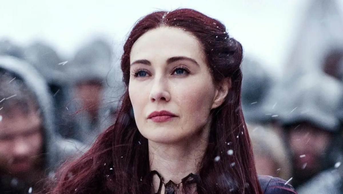 A 12 años del estreno de Game Of Thrones, así se ve hoy Melisandre
