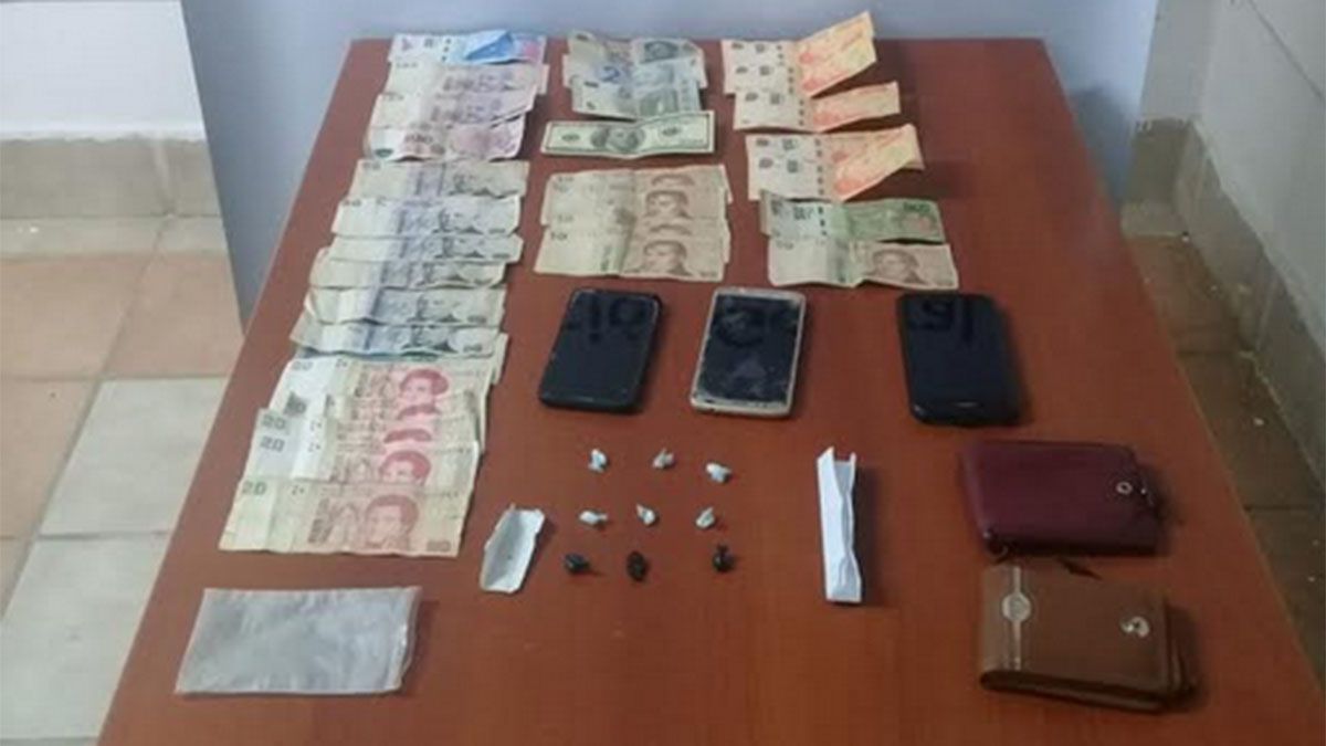 Capturaron a dos hombres con drogas y dinero