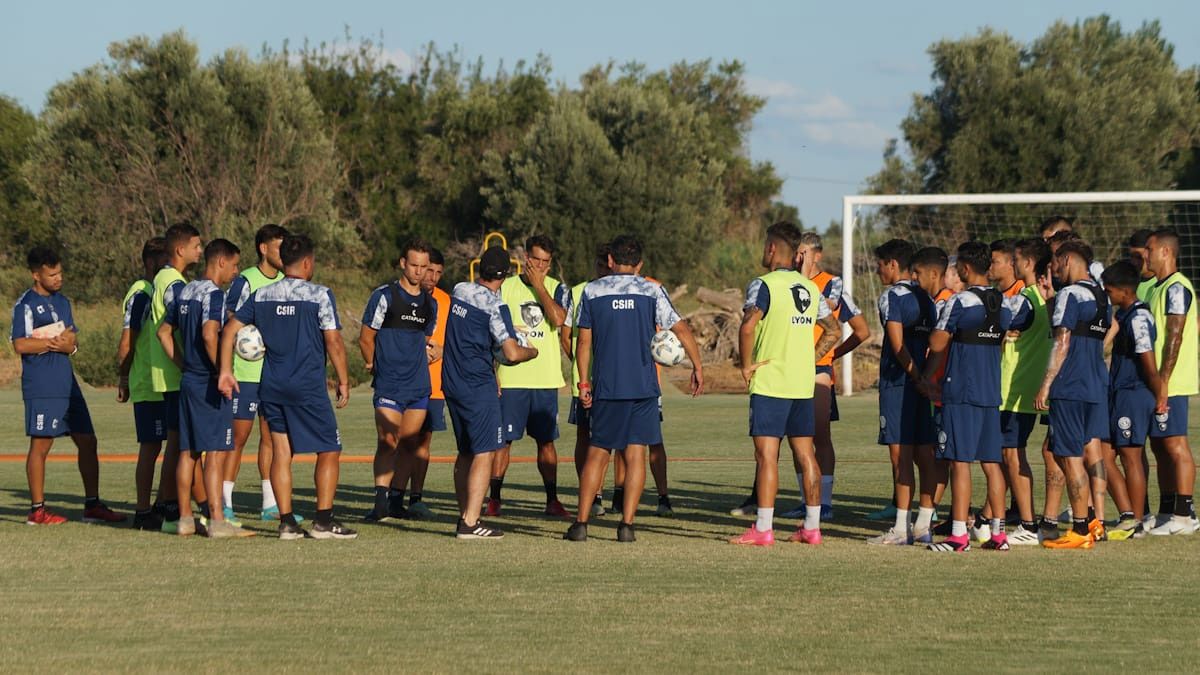 Independiente Rivadavia se medirá este viernes con el Rojo de Avellaneda. Independiente Rivadavia se medirá este viernes con el Rojo de Avellaneda.