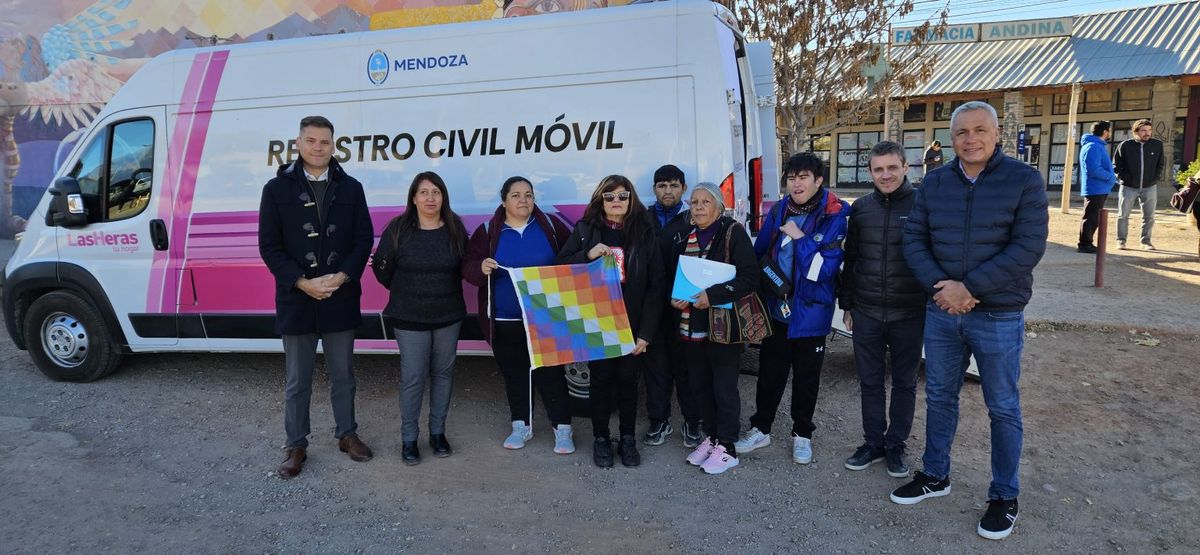 El operativo se extenderá hasta el viernes 16 de abril y tiene como objetivo entregar 300 DNI a miembros de comunidades indígenas de Las Heras y Lavalle. El operativo se extenderá hasta el viernes 16 de abril y tiene como objetivo entregar 300 DNI a miembros de comunidades indígenas de Las Heras y Lavalle.