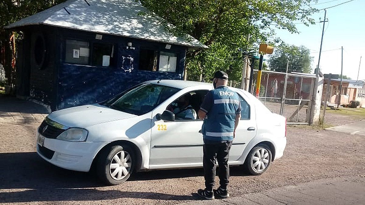 Los propietarios de remises tienen un mes para ponerse a tono con las nuevas disposiciones. La presentación se realiza ante el Ente de la Movilidad Provincial (EMOP).