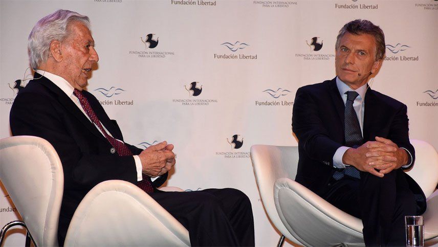 Vargas Llosa le preguntó a Macri por qué Argentina sigue con problemas
