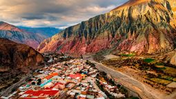 Los colores impresionantes de la montaña en Iruya, un pueblo tranquilo y pintoresco muy elegido por turistas. Foto: gentileza&nbsp;