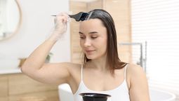 Dile adiós a las canas y oscurece tu cabello con tinte casero de dos ingredientes