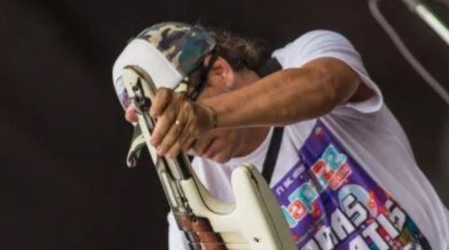 Damas Gratis en el Lollapalooza: El que no levanta las manos maneja el patrullero