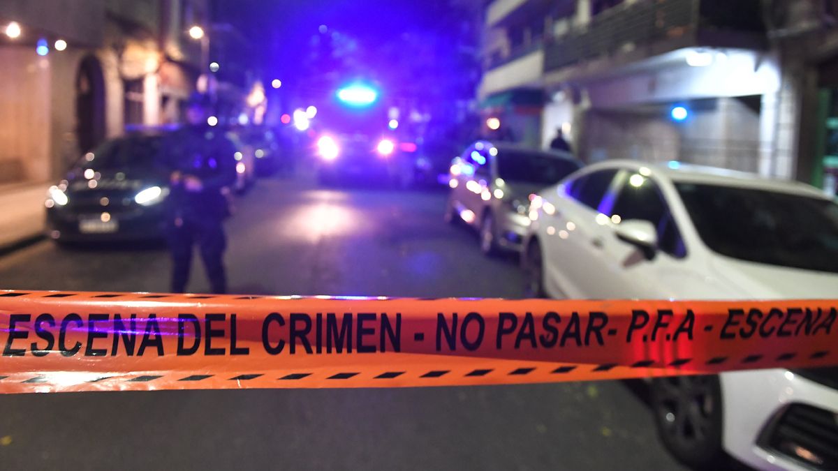 Tras El Ataque A Cristina Kirchner Militantes Pasaron La Noche De Vigilia En La Puerta De Su Casa