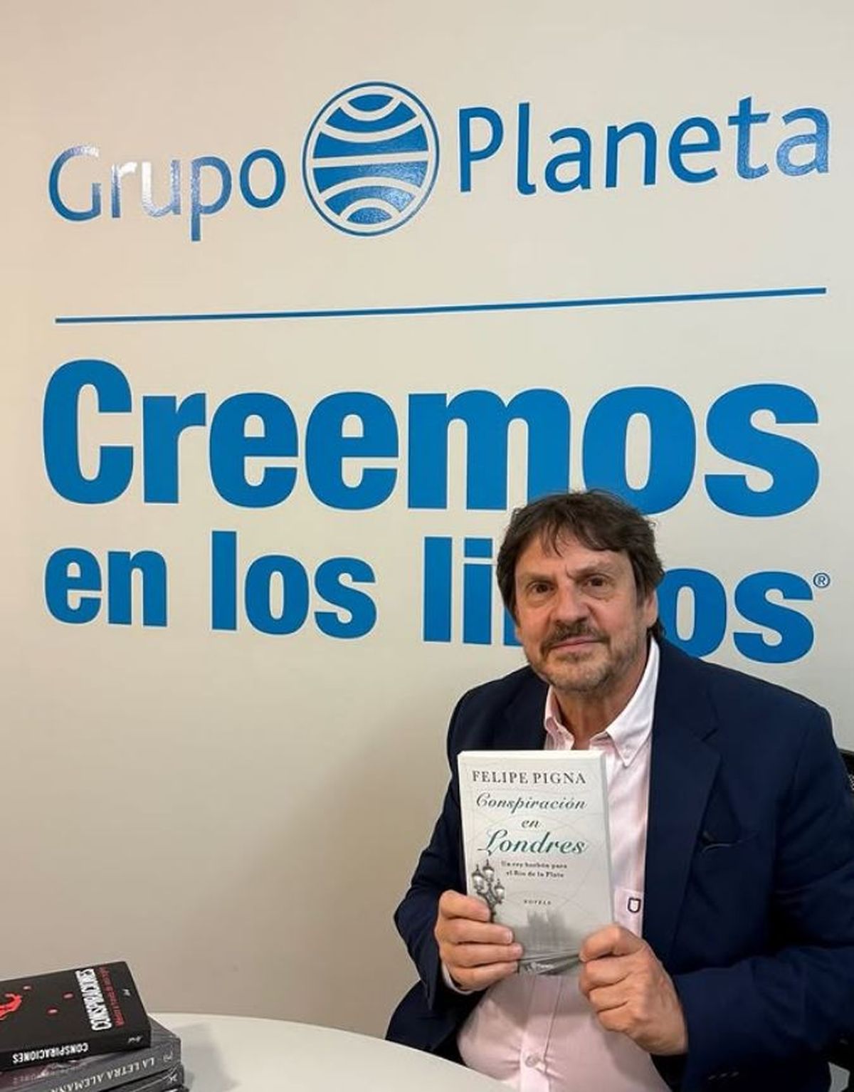 Felipe Pigna con Conspiraci&oacute;n en Londres. Un rey borb&oacute;n para el R&iacute;o de la Plata.