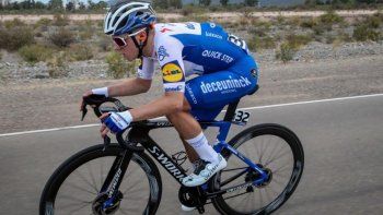 El belga Evenepoel ganó la contrarreloj y lidera la Vuelta a San Juan