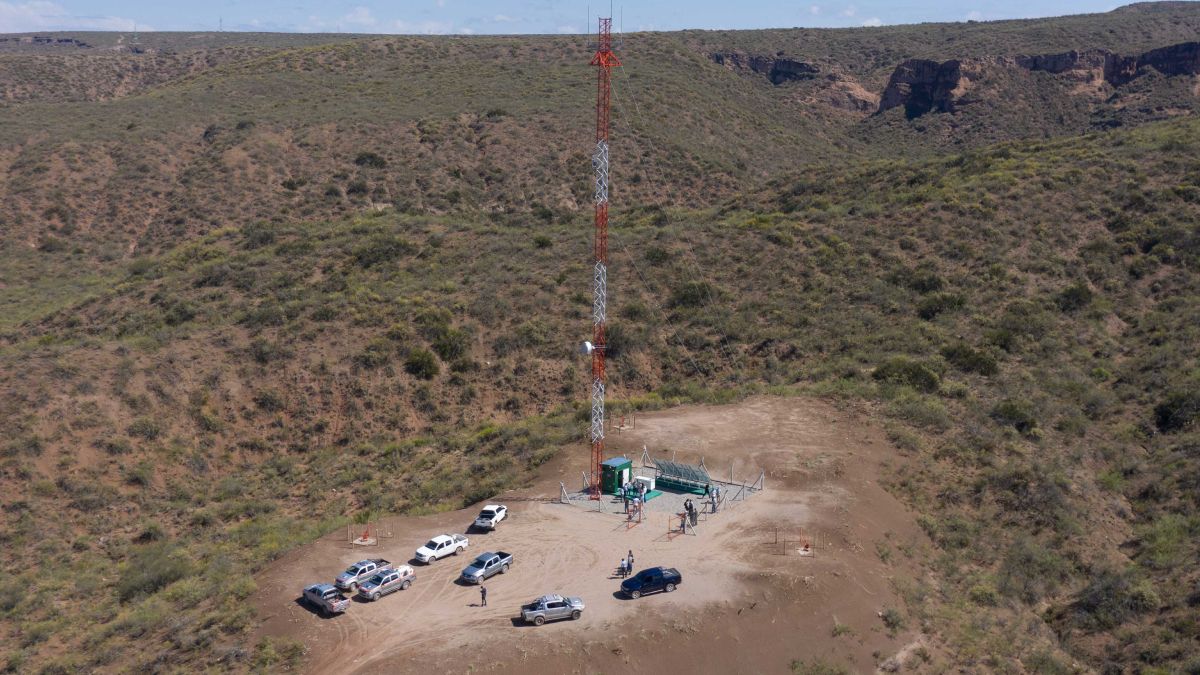 La nueva antena del sistema TETRA del Valle Grande facilitará las comunicaciones en El Nihuil, General Alvear, Malargüe y el 911. La nueva antena del sistema TETRA del Valle Grande facilitará las comunicaciones en El Nihuil, General Alvear, Malargüe y el 911.